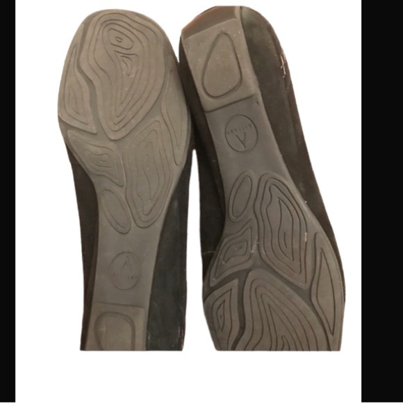 Clarks Artisan Collection Genuine Black Embroidery Suede Wedge Heels Shoes - Picture 5 of 10